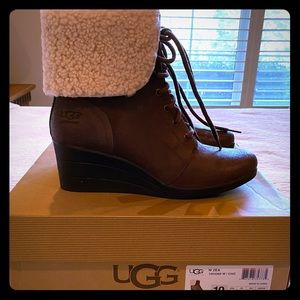 Ugg waterproof boots with shearling wool